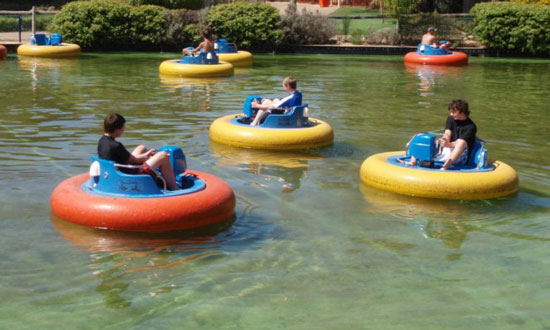 Quality water pool bumper boats with electric power