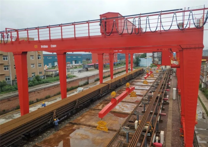 Features double-girder gantry cranes