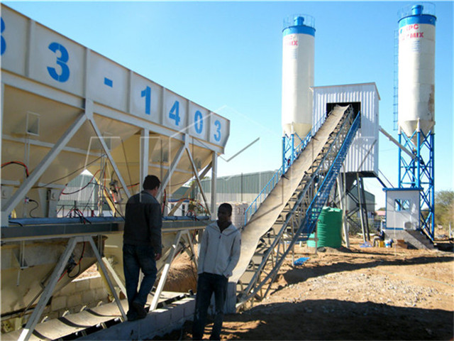 Stationary concrete mixing plant