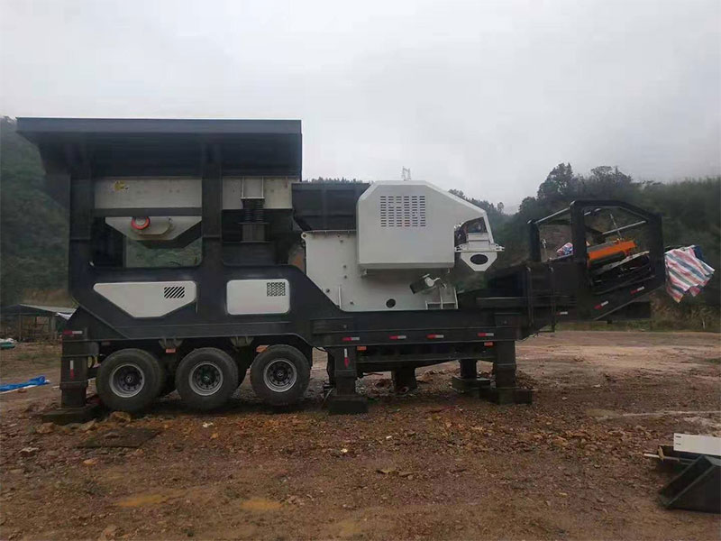 mobile crushing and screening plant