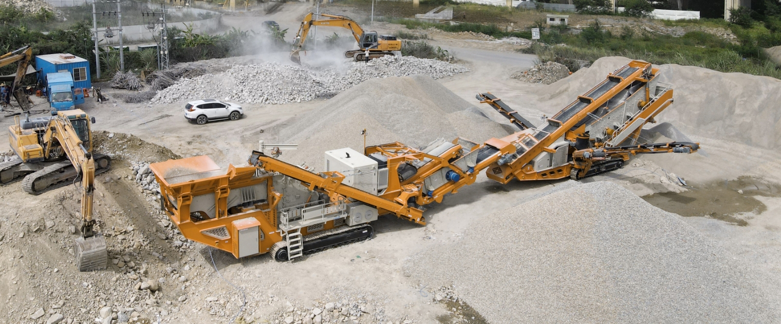 Mobile crawler type gravel crusher machine for sale Aimix